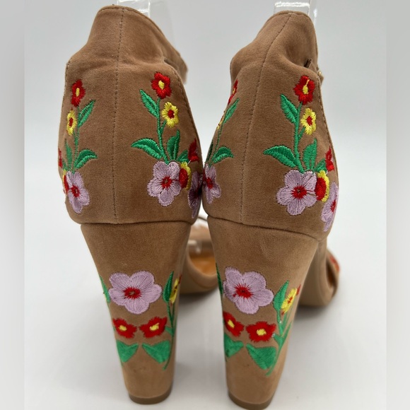 Shoe Republic LA Heeled Sandals Sz 8 Tan Floral Embroidered Ankle Strap - Picture 14 of 16